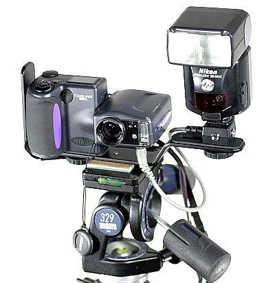 CoolPix 990, SB-28DX Speedlight, and SK-E900 Flash Bracket